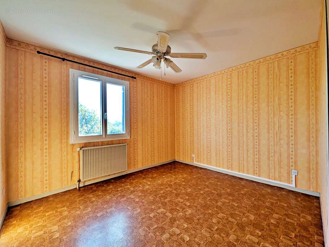Chambre - Maison à ROMANS-SUR-ISERE