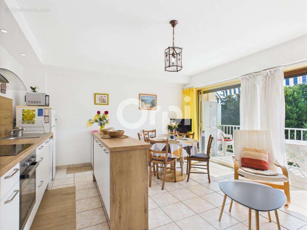 Appartement à MANDELIEU-LA-NAPOULE