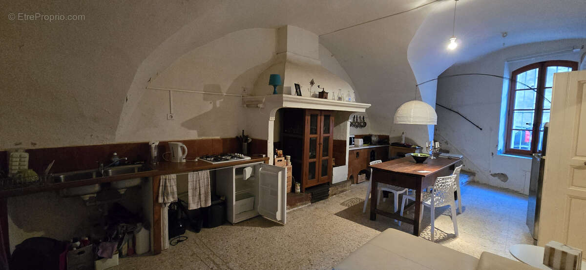 Maison à MONTPEYROUX