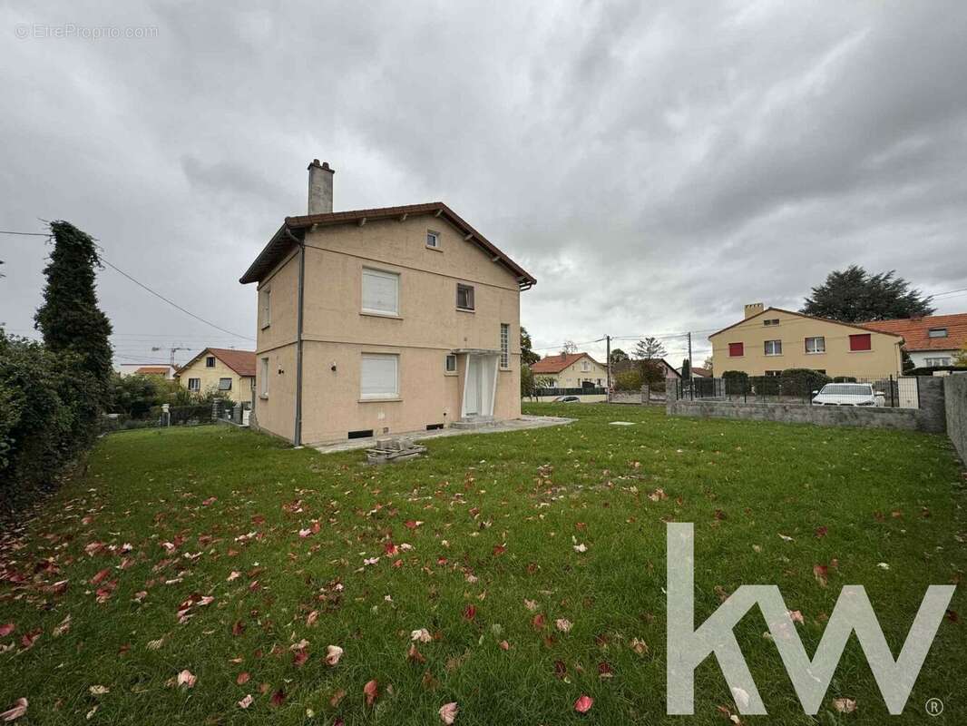 Maison à PONT-DU-CHATEAU