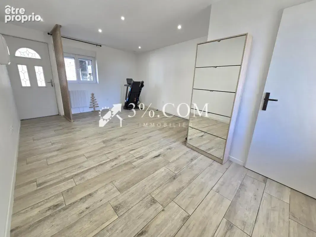 Maison en pierre rénovée de 85m2 avec petit jardin - photo 3