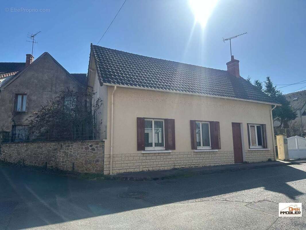 Maison 75 m² à Chateaumeillant  - photo 2