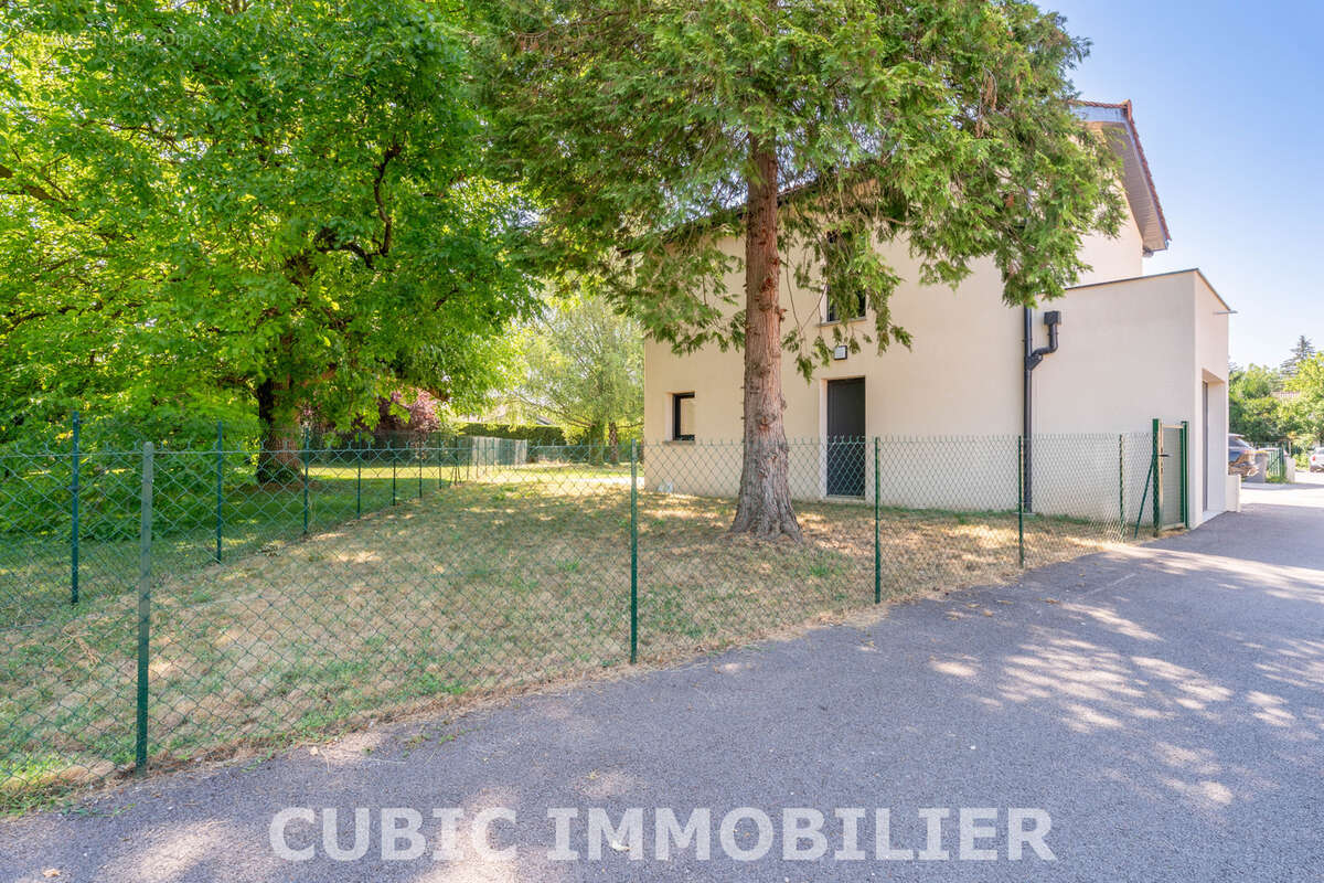 Maison à AMBERIEUX