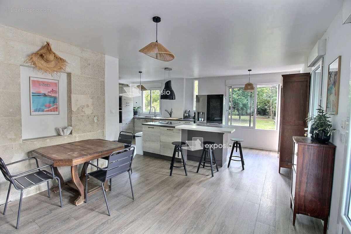 Maison Echire 6 pièce(s) 198.61 m2 - photo 3