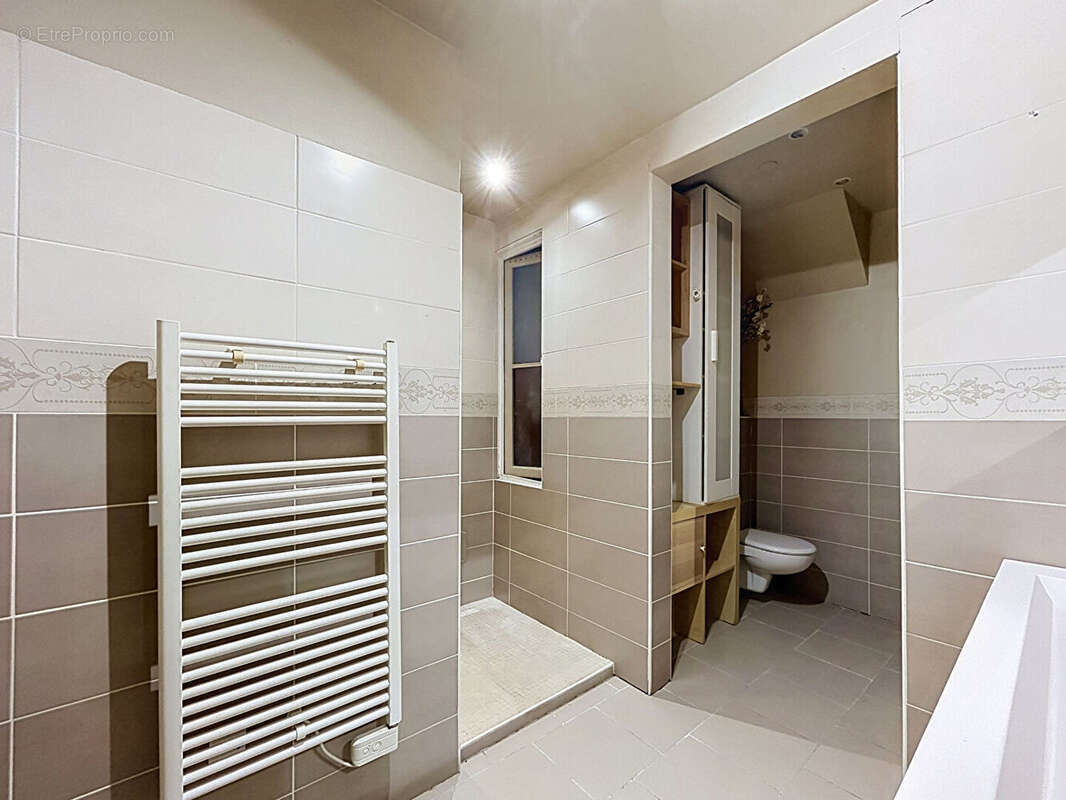 Appartement à MARSEILLE-5E