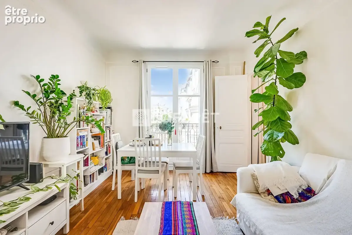Appartement à PARIS-16E