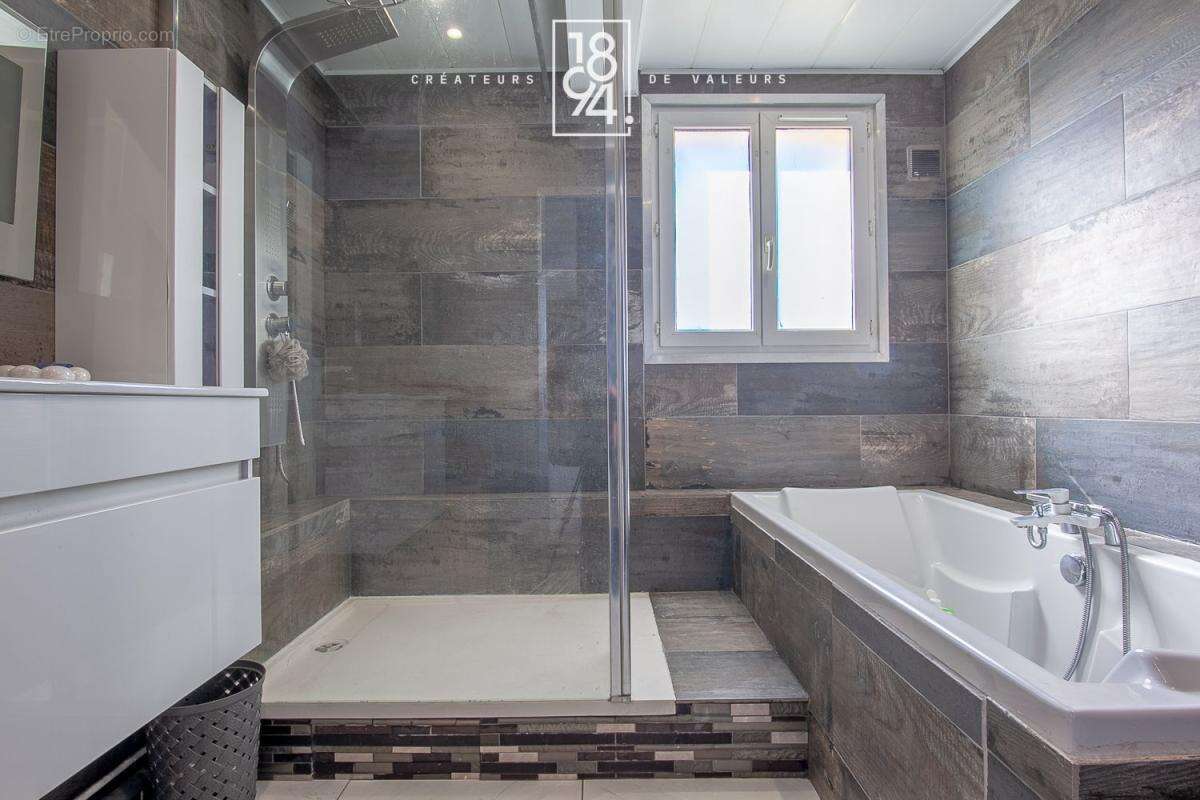 Appartement à CHATEAUNEUF-LES-MARTIGUES