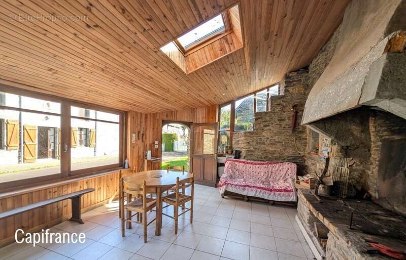 Longère familiale 210 m² + dépendances – Terrain 2 600 m² – Projet de vie ou gîtes - photo 8