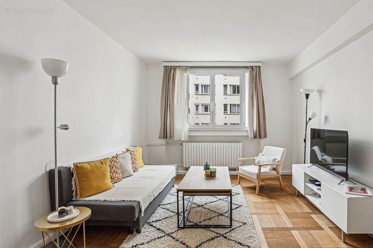 Appartement à PARIS-15E