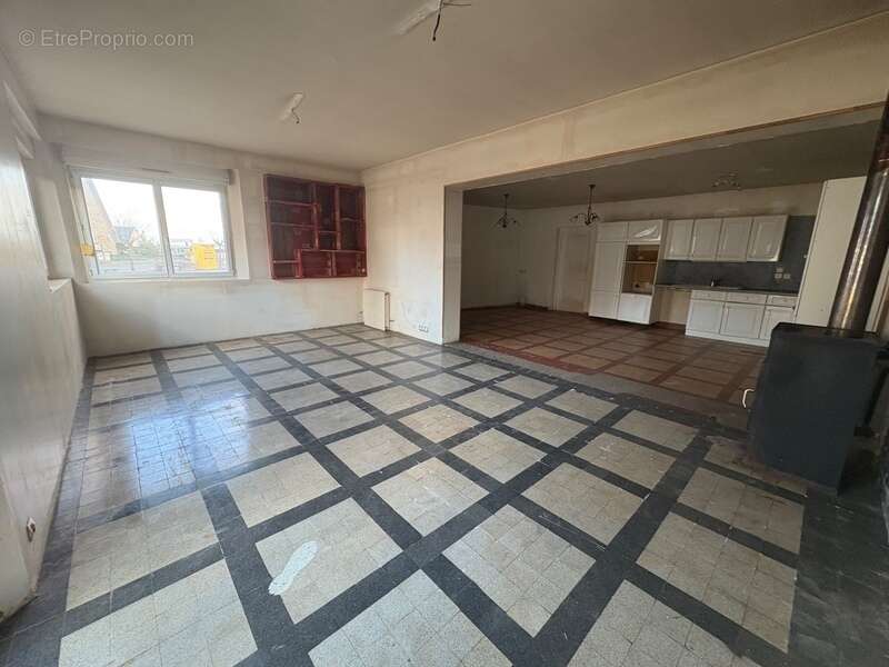 Maison à LA CHAPELLE-EN-JUGER