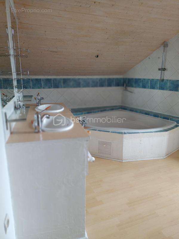 Maison à VIRIEU-LE-GRAND