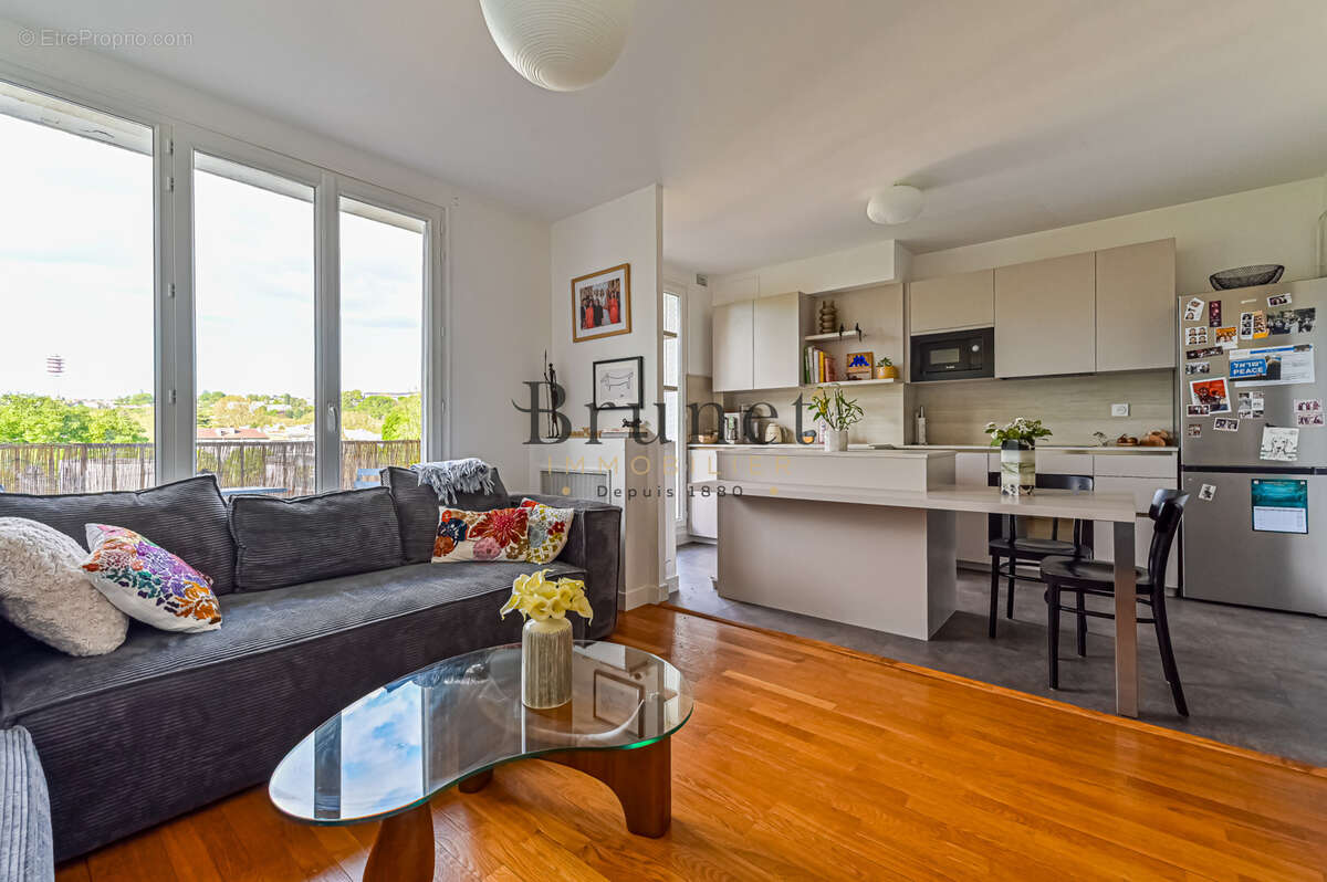 Appartement à SAINT-MAUR-DES-FOSSES