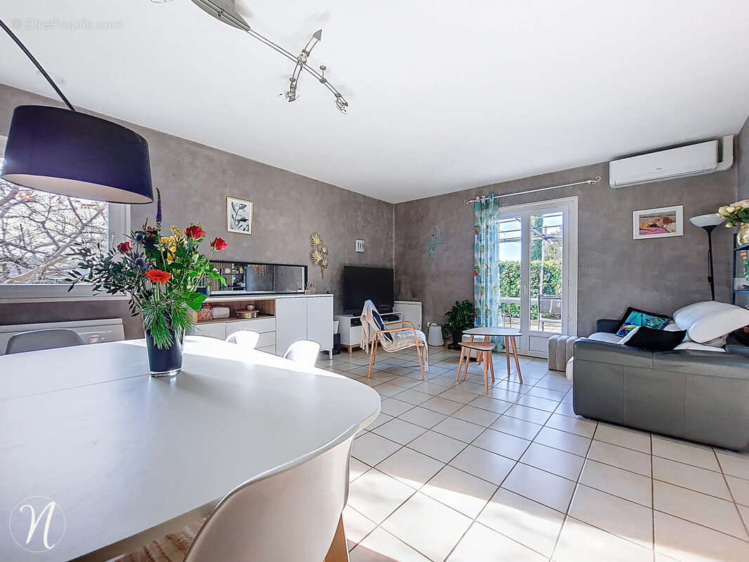 Maison à COMMUNAY