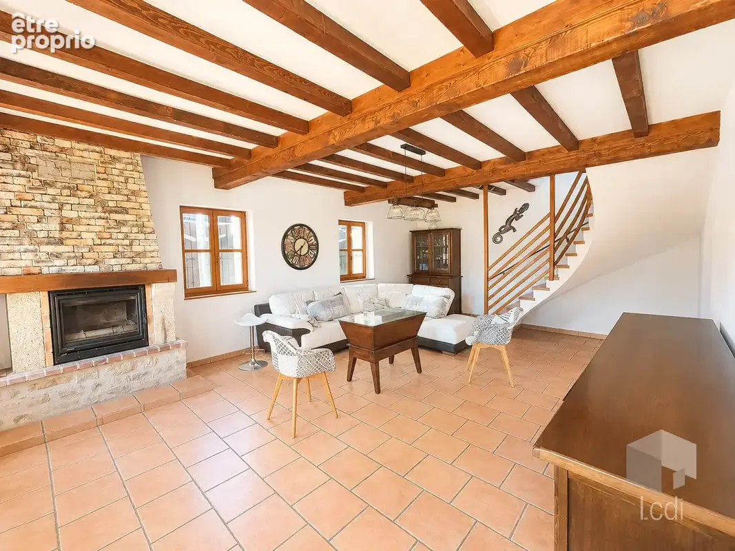 CHAROLS, propriété de 365 m2 sur un terrain 2 hectares - photo 13