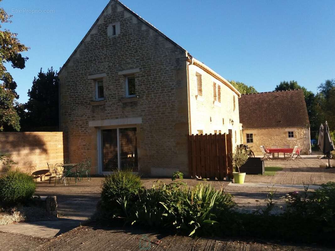 Maison à SAINT-PIERRE-SUR-DIVES