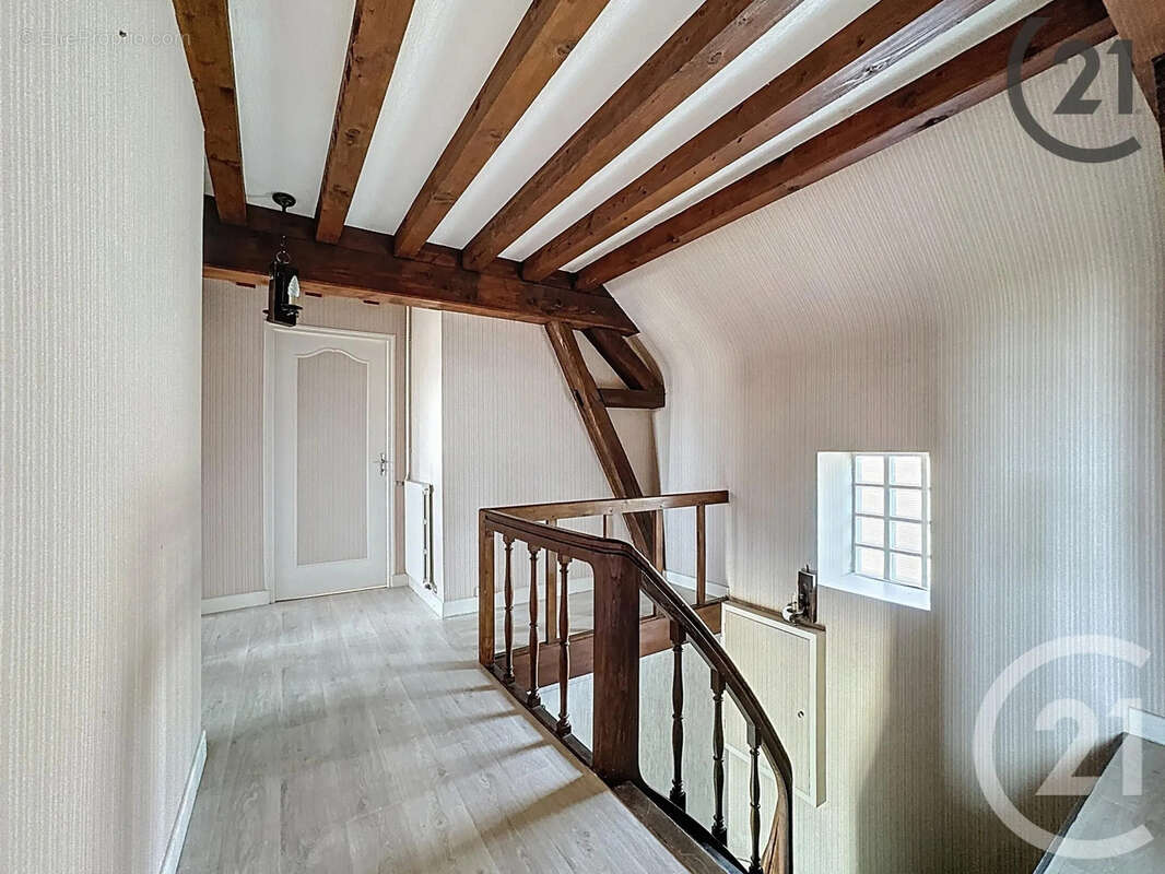 Maison à SAINT-JULIEN-LES-VILLAS