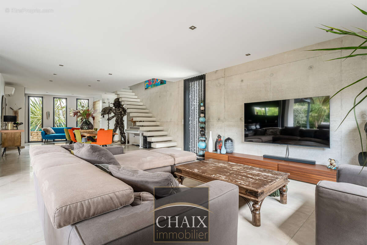 13420 GEMENOS - Villa haut de gamme dans un secteur prisé - photo 10