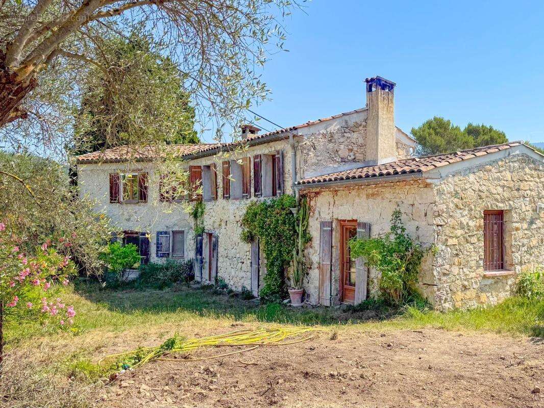 Maison à DRAP