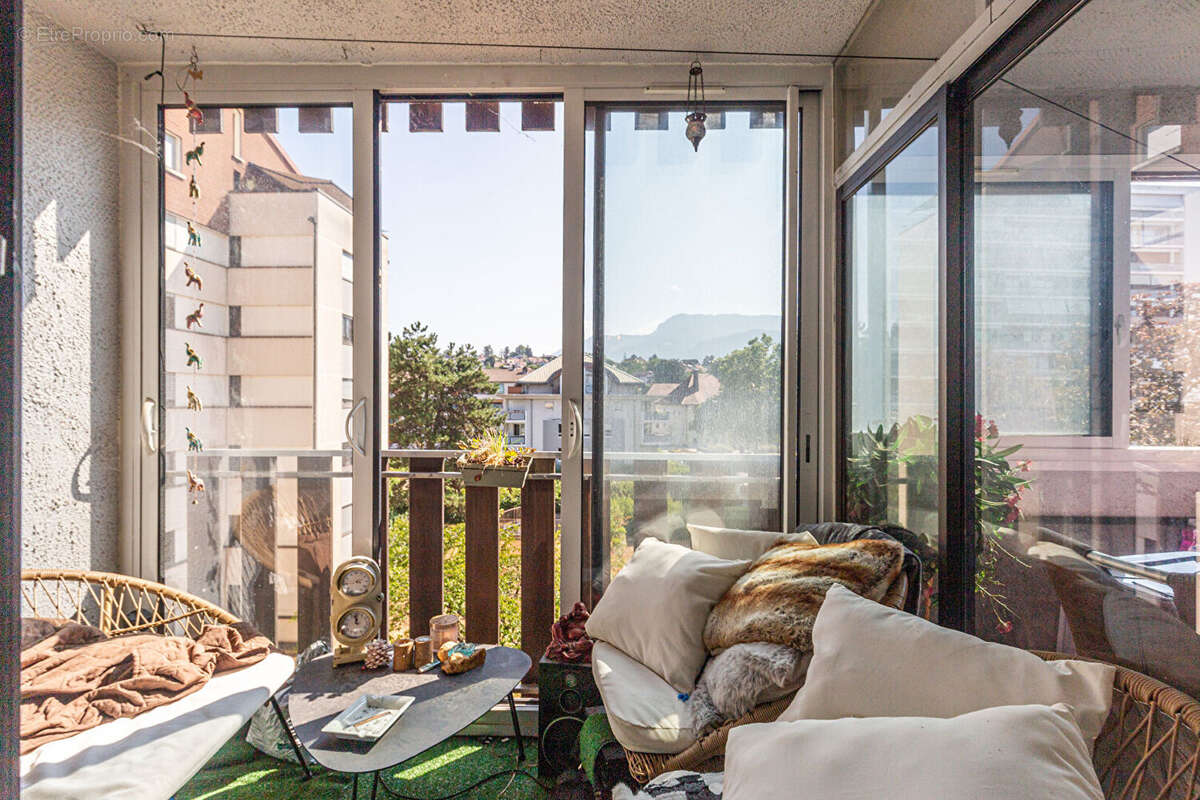Agence immobiliere laforet - exclusivite - "bonsaï" - annecy - appartement t4 de 73.49m² - balcon/loggia 10m2 - cave - parking d - photo 5