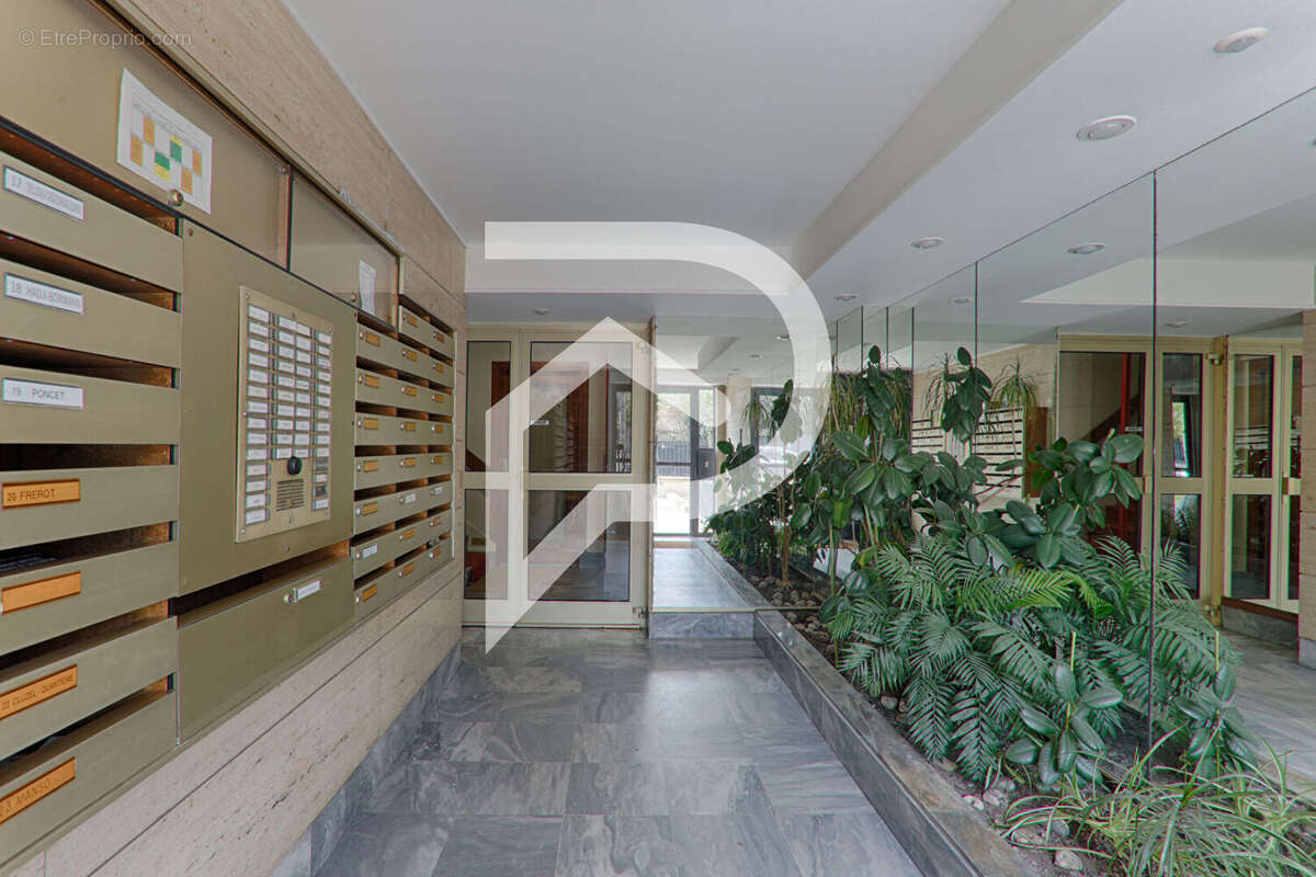 Appartement à COLOMBES