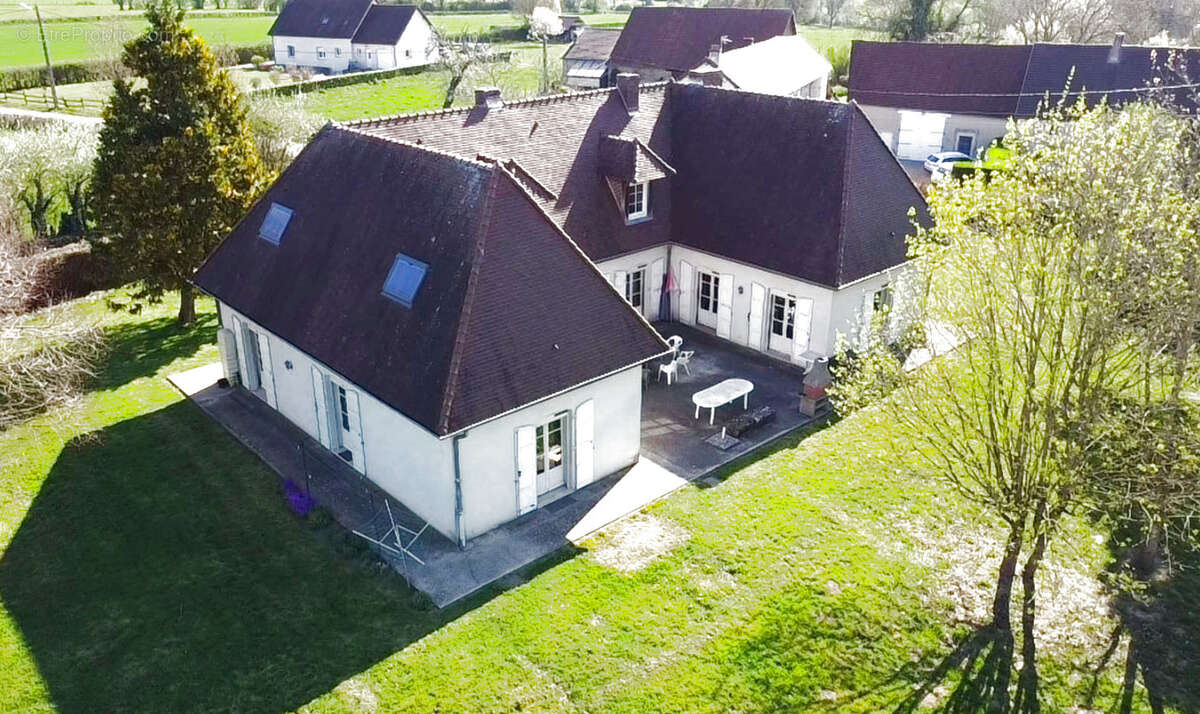 Maison à ARNAY-LE-DUC