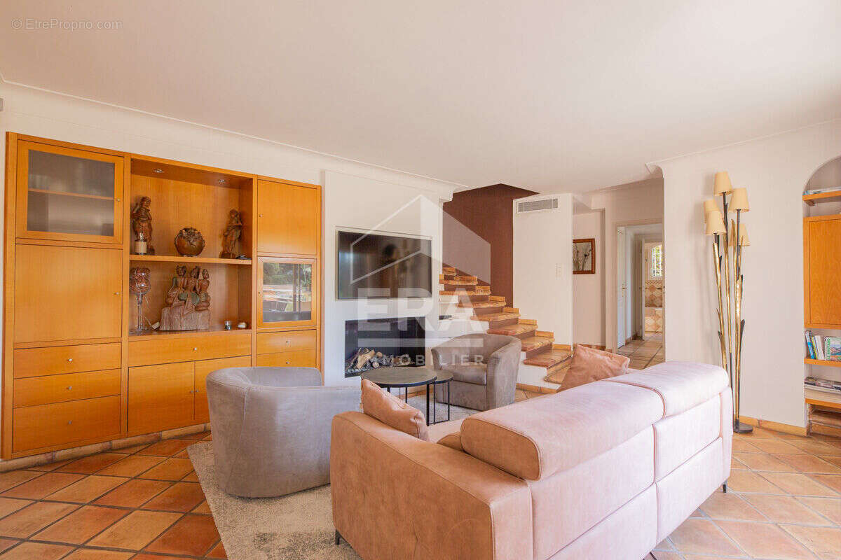 Maison à MANDELIEU-LA-NAPOULE