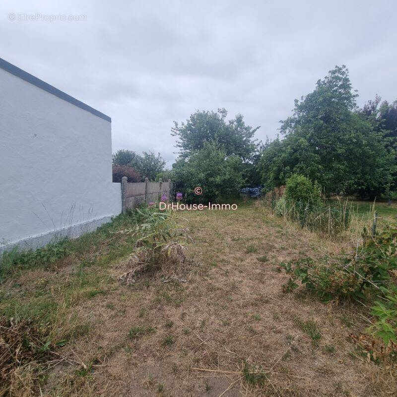 Terrain à BELZ