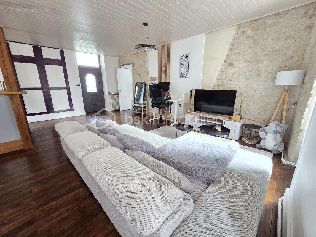 Magnifique appartement T3 de 101m² avec place de parking privative et cave en hypercentre ville de Nevers - photo 2