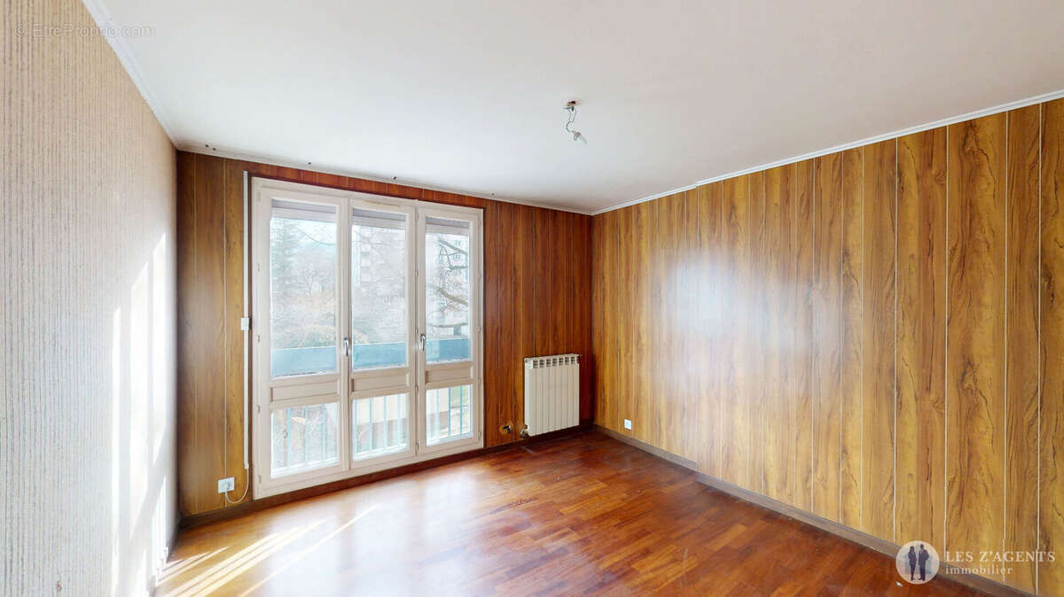 Appartement à SAINT-MARTIN-D'HERES