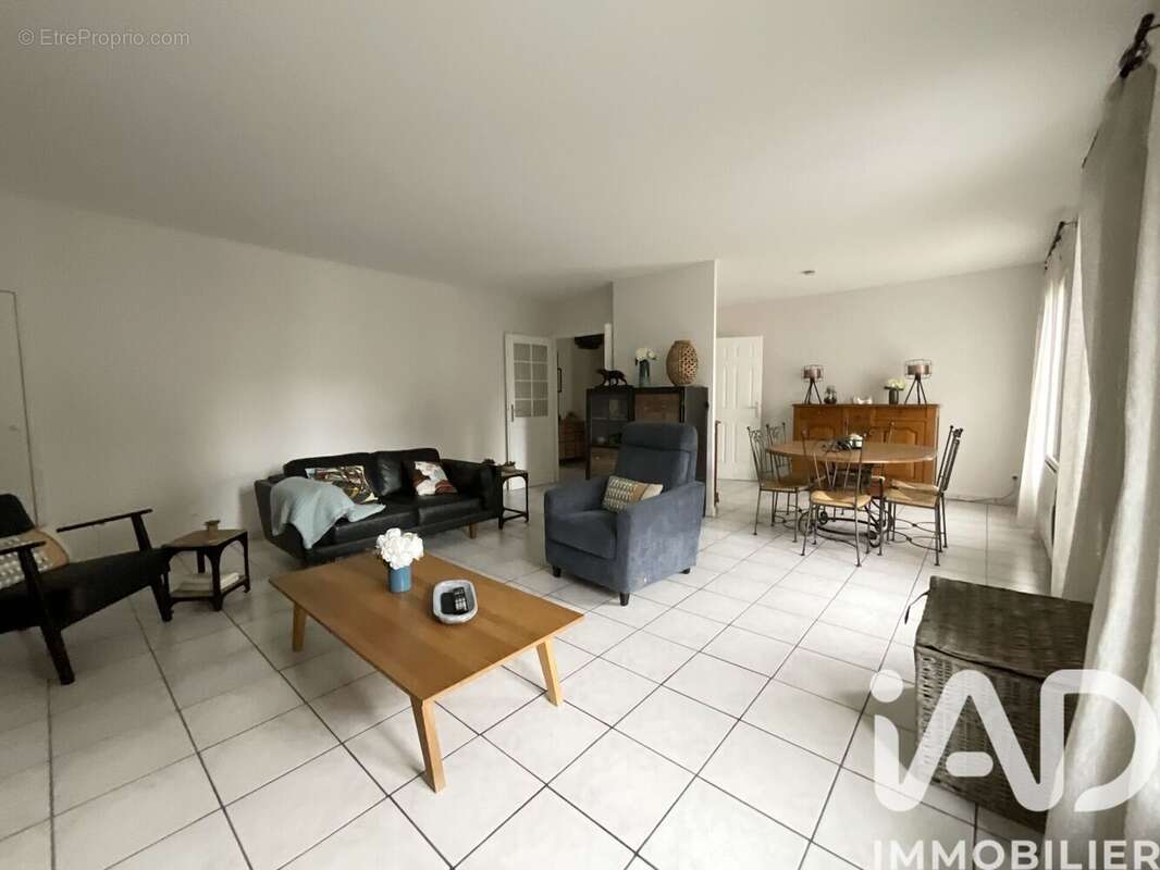 Photo 4 - Appartement à LE PLESSIS-TREVISE