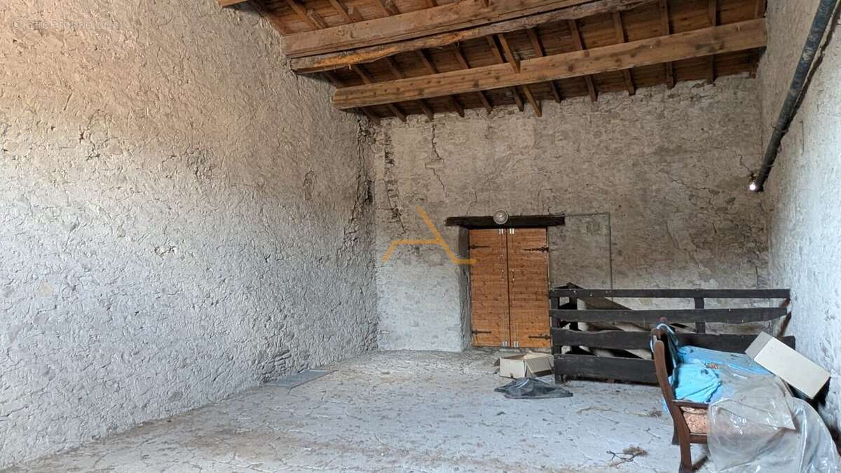 Bourdeaux immeuble comprenant 4 appartements - photo 14