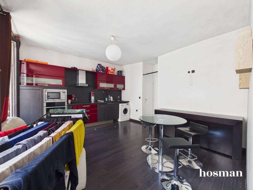 Appartement à PARIS-17E