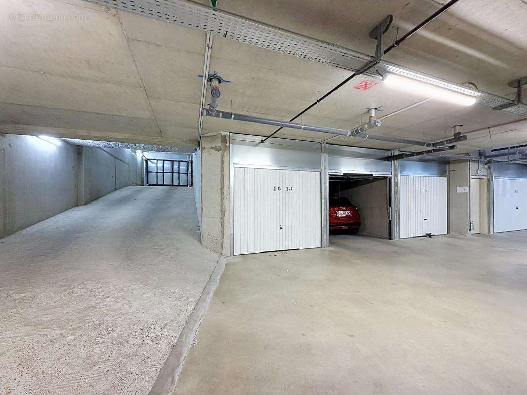Parking à VILLEURBANNE