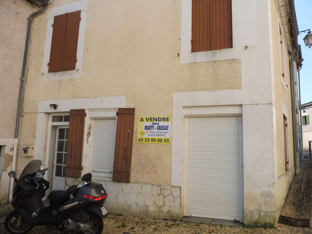 Maison à SAINT-VINCENT-DE-CONNEZAC