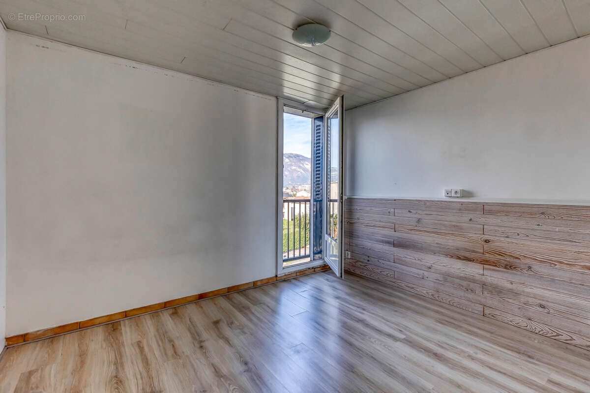 Appartement à SAINT-MARTIN-D&#039;HERES