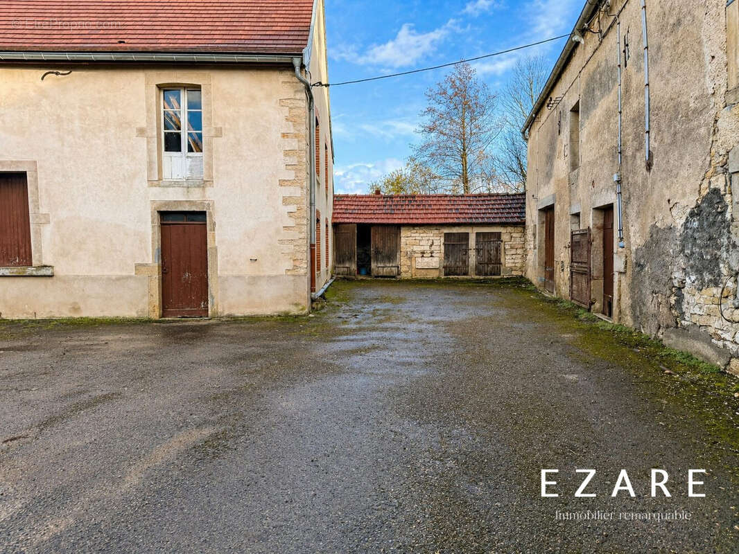 Maison à ARC-SUR-TILLE