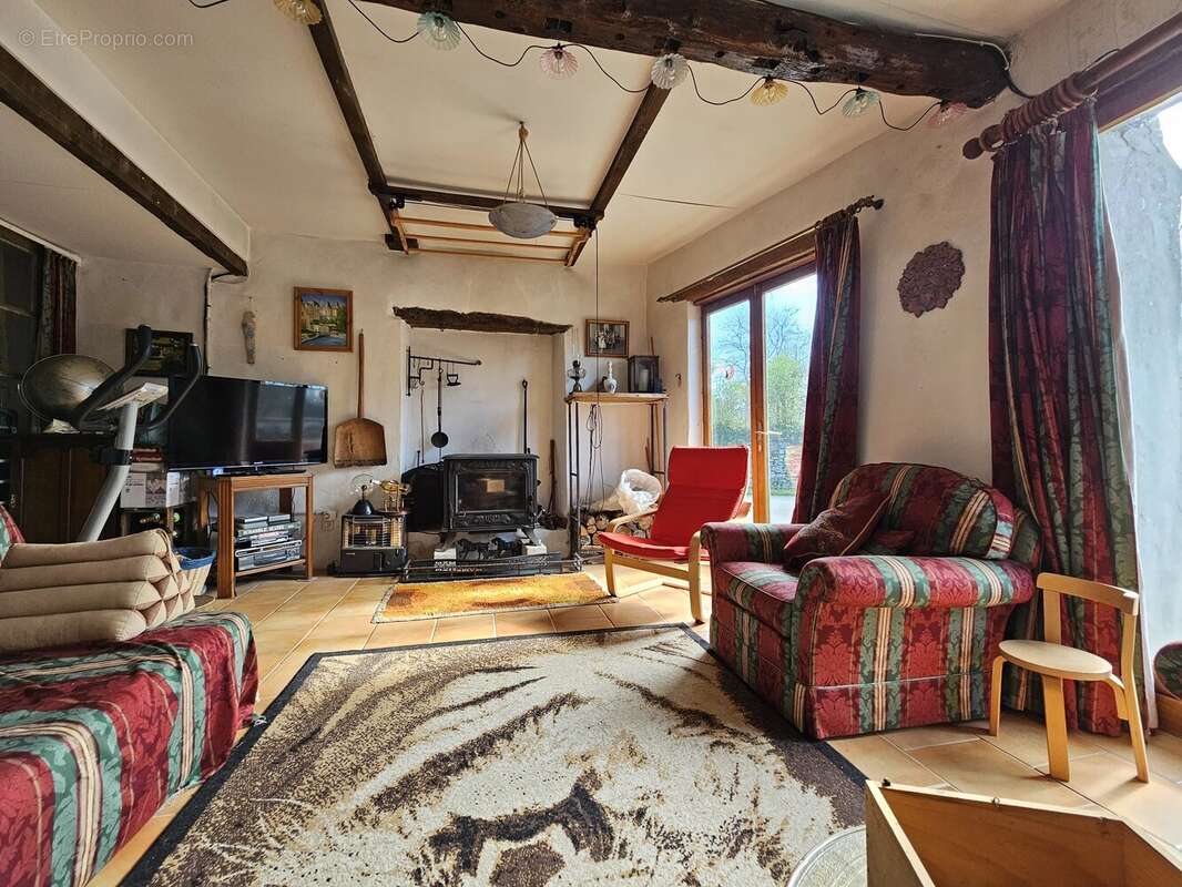 Maison à CHERVES-CHATELARS