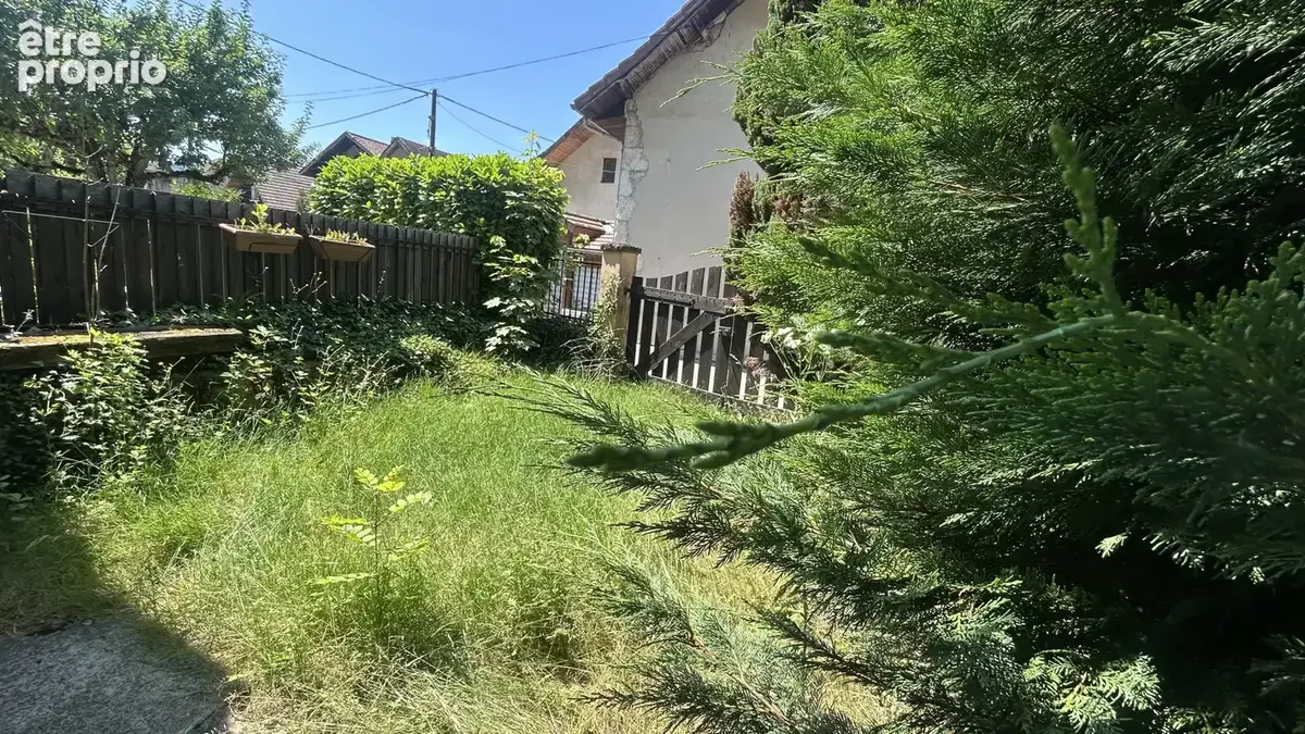 Maison de village avec jardin à rénover - photo 3