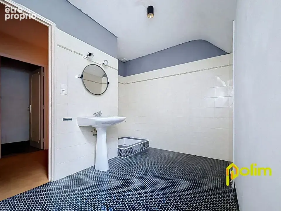 belle villa de 204 m2 à rénover totalement sur 1461 m2 - photo 13
