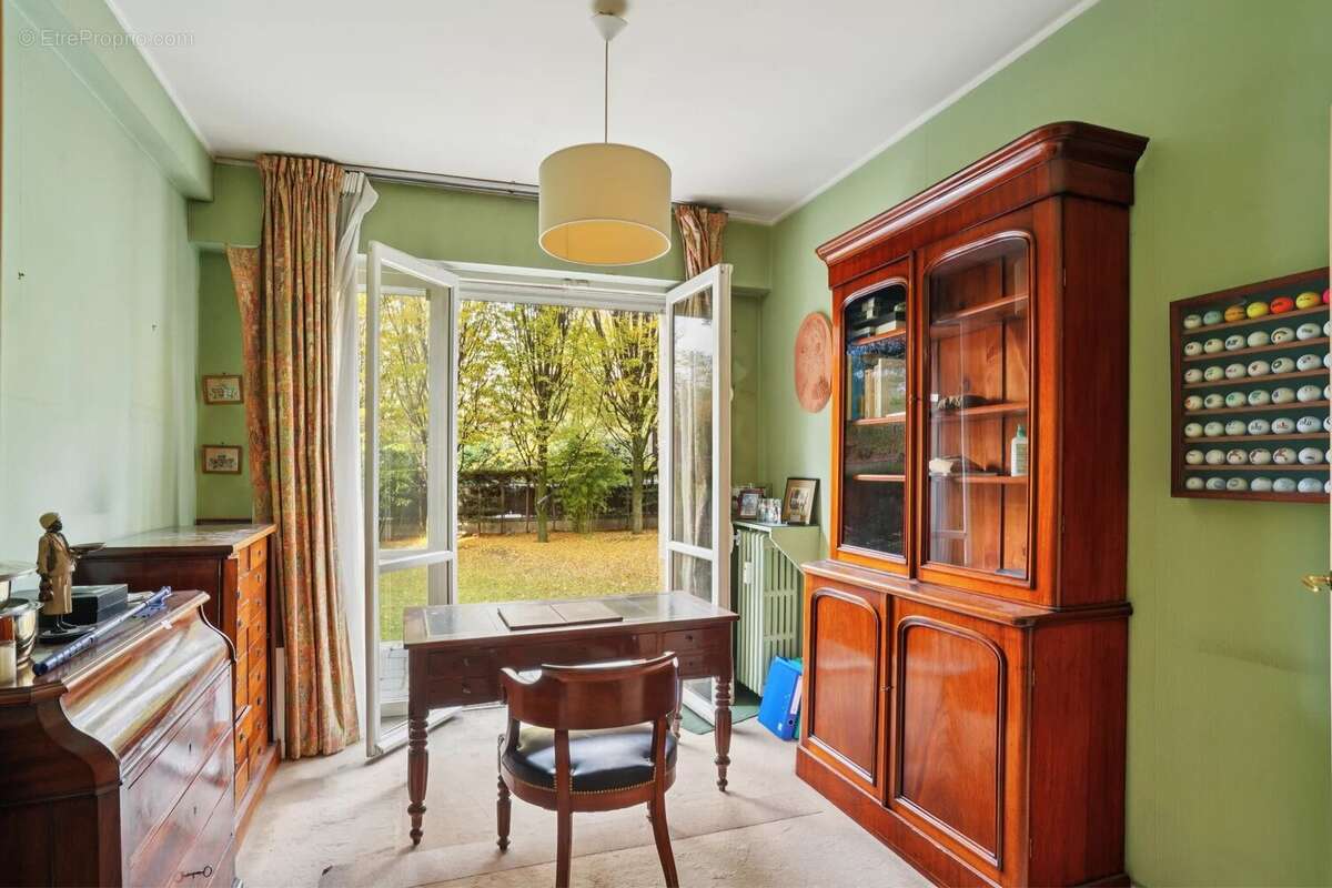 Appartement à NEUILLY-SUR-SEINE