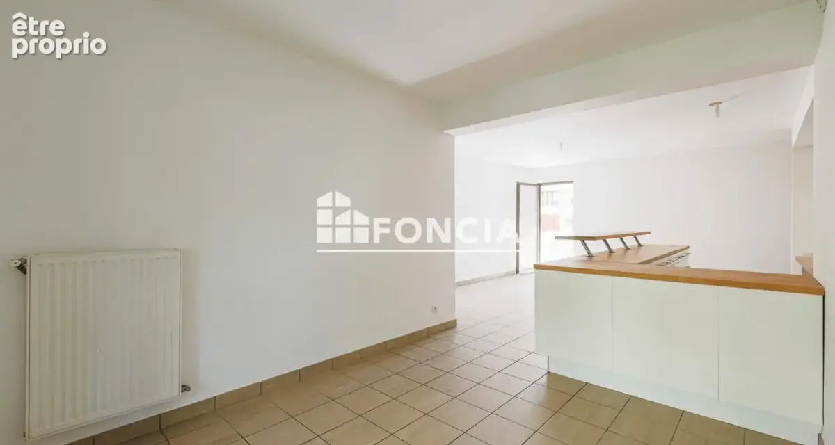 Grenoble – Boulevard Gambetta – Résidence Le Connétable – T3 de 74 m² avec terrasse et loggia - photo 6