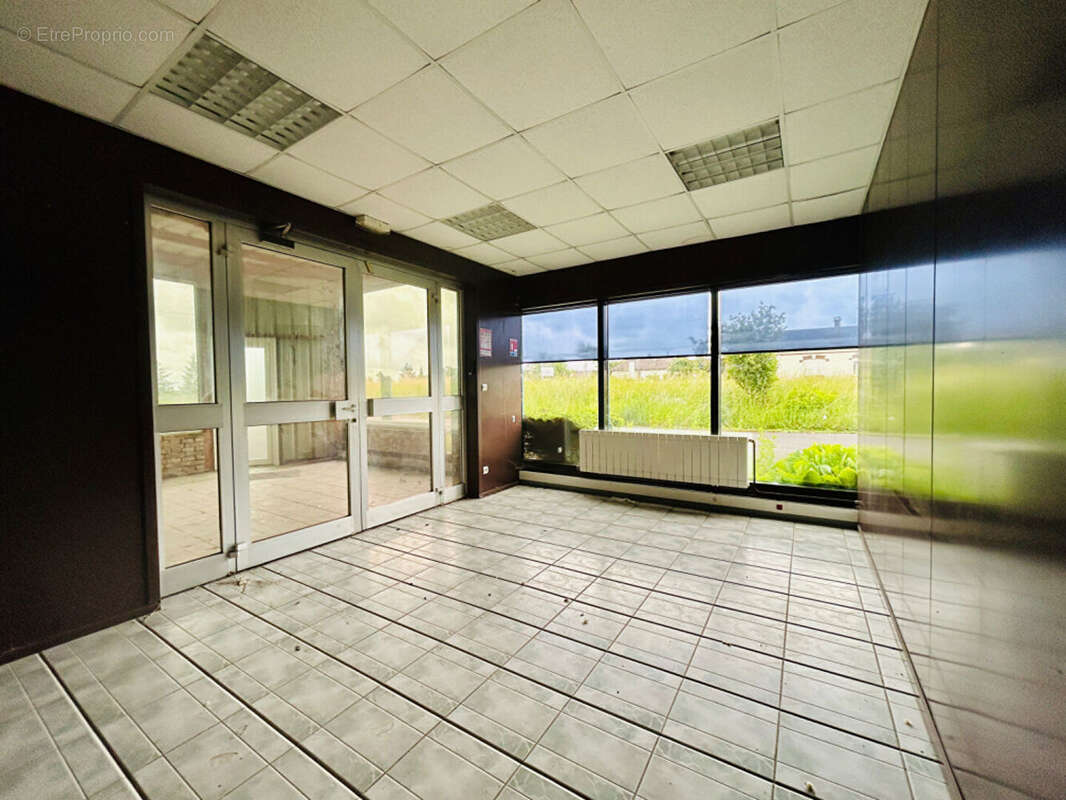 Commerce à SAINT-ERME-OUTRE-ET-RAMECOURT