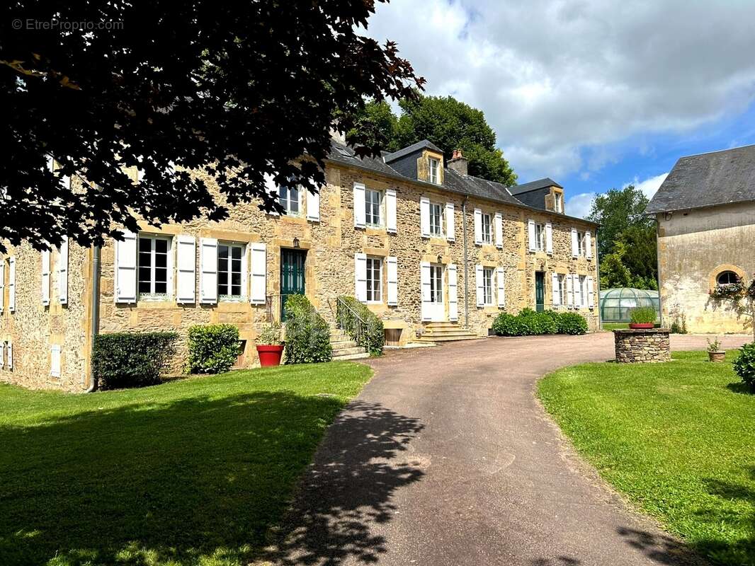 Maison de maitre à vendre 13 pièces LANOUAILLE (24) 2.6 hectares - photo 84