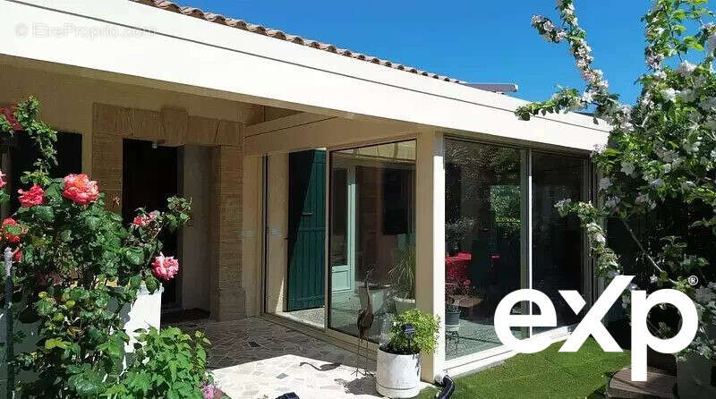 Maison à LA ROQUE-D'ANTHERON