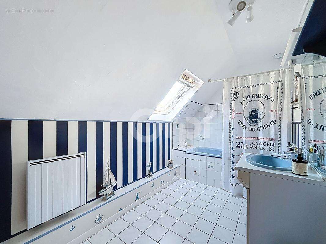 Maison à THURY-SOUS-CLERMONT