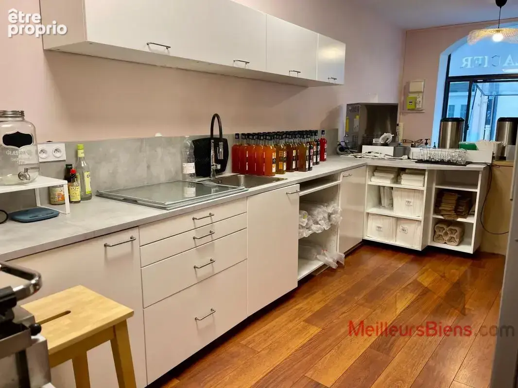 Droit au bail - Local commercial rénové de 41 m² – Rue piétonne – Terrasse – Loyer 456 €/mois - Lons le Saunier - photo 5