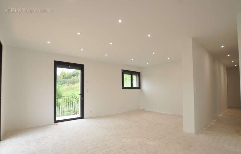 Maison à BEAUREPAIRE