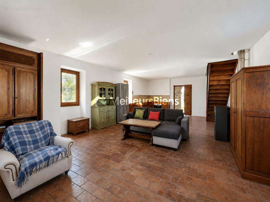 Exclusivité - Sud Ardèche - 07460 - Maison indépendante en pierres 100 m2  – 3 chambres, jardin intimiste et terrasse couverte - photo 4