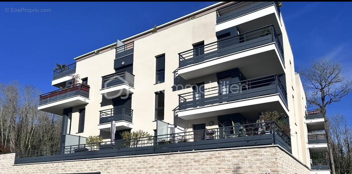 Appartement à L'ETANG-LA-VILLE