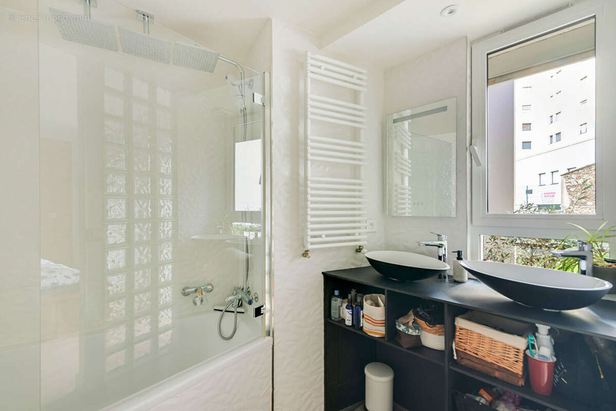 Appartement à PARIS-20E